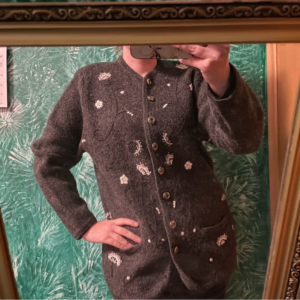 Graffiti 100% Wool Gray Sweater with Woven design on front